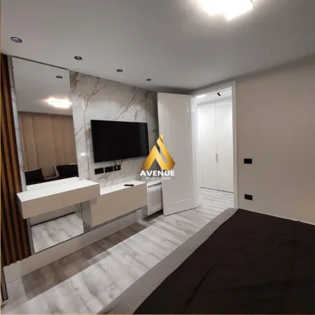 Tirane, jepet me qera apartament 2+1+Aneks+Ballkon Kati 6, 150 m² 2.000 € (vaso pasha)