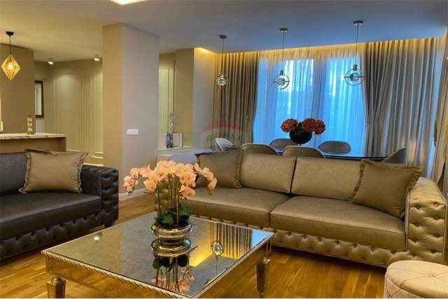 Tirane, shitet apartament 3+1+BLK 130 m² 320.000 Euro