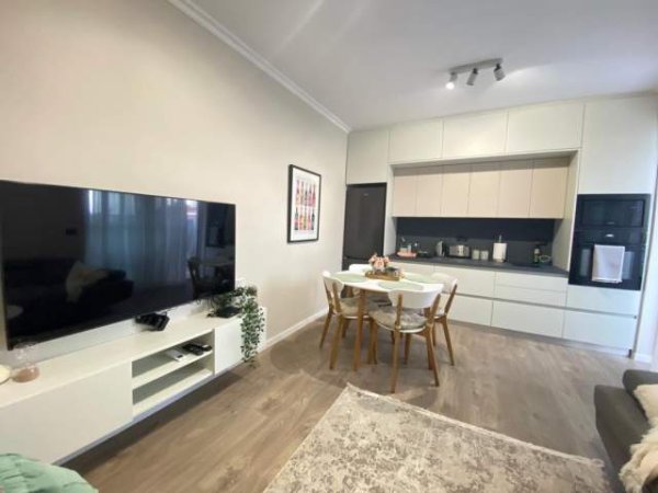 Tirane, jap me qera apartament 2+1+BLK 80 m² 500 Euro (Rruga Durresit)
