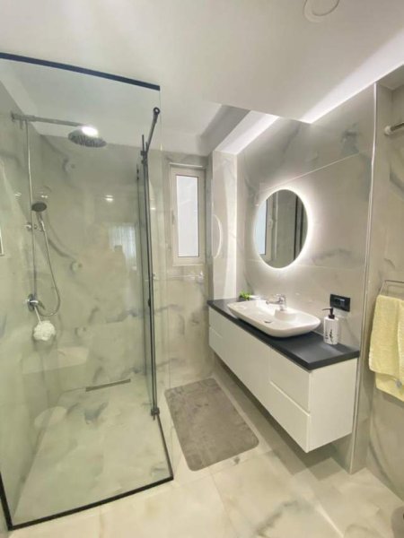 Tirane, jap me qera apartament 2+1+BLK 80 m² 500 Euro (Rruga Durresit)