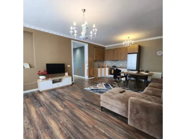 Tirane, jepet me qera apartament 2+1 Kati 3, 170 m² 900 Euro