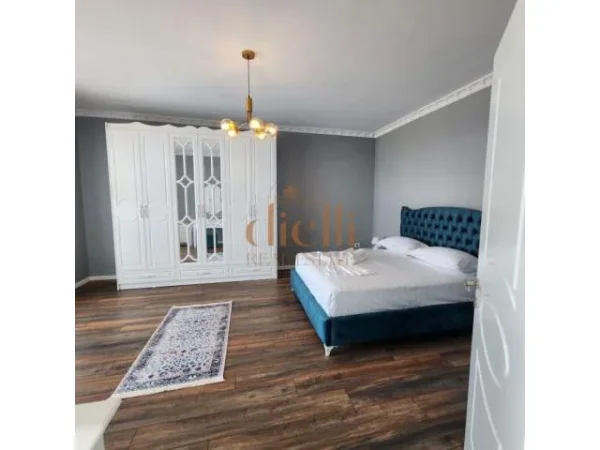 Tirane, jepet me qera apartament 2+1 Kati 3, 170 m² 900 Euro