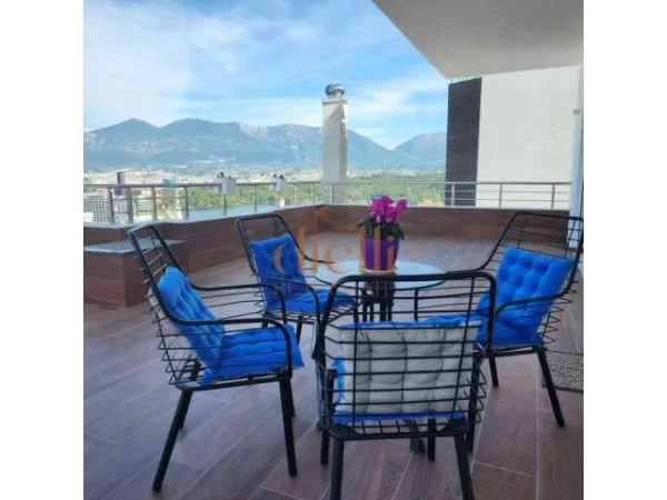 Tirane, jepet me qera apartament 2+1 Kati 3, 170 m² 900 Euro