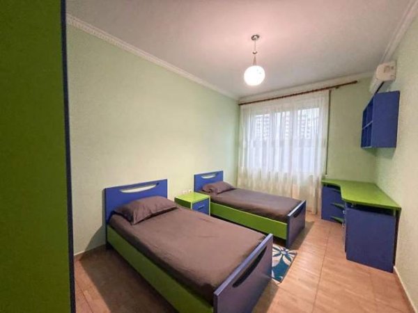 Tirane, jepet me qera apartament 3+1+BLK Kati 2, 130 m² 650 Euro (Kopshti Botanik)