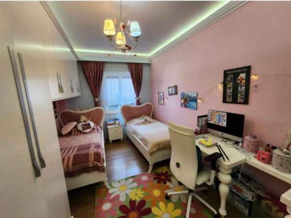 Tirane, jepet me qera apartament 2+1+BLK Kati 8, 110 m² 850 Euro (“Rruga e Barrikadave”)