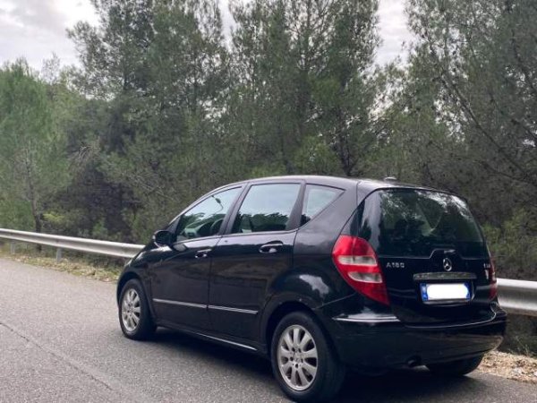 Tirane, shitet makine Mercedes-Benz a class Viti 2006, 3.100 Euro