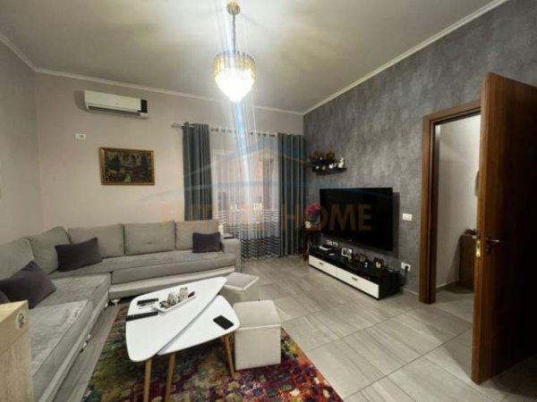 Tirane, jepet me qera apartament 2+1+BLK Kati 1, 110 m² 500 Euro (rruga ali dem)