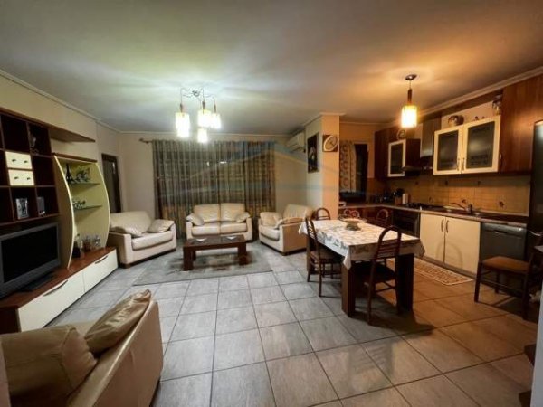 Tirane, jepet me qera apartament 2+1+BLK Kati 10, 120 m² 700 Euro (rrug elbasanit)