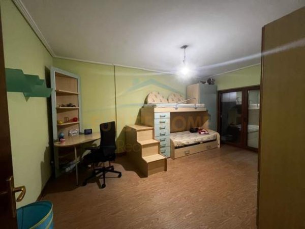 Tirane, jepet me qera apartament 2+1+BLK Kati 10, 120 m² 700 Euro (rrug elbasanit)