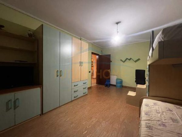 Tirane, jepet me qera apartament 2+1+BLK Kati 10, 120 m² 700 Euro (rrug elbasanit)