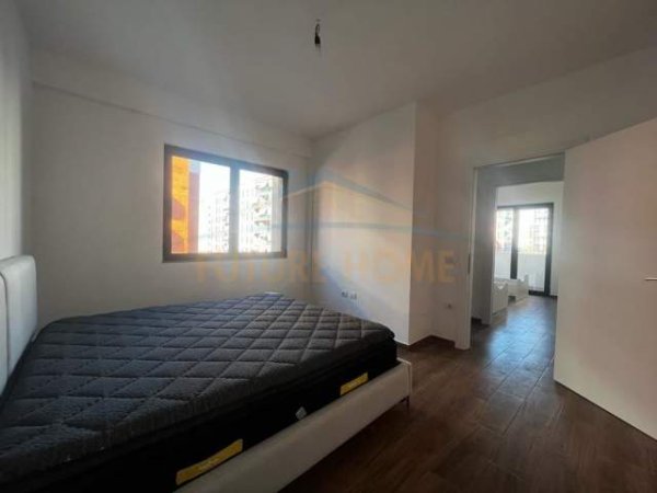 Tirane, jepet me qera apartament 3+1+BLK Kati 3, 113 m² 400 Euro (ish kastrati)