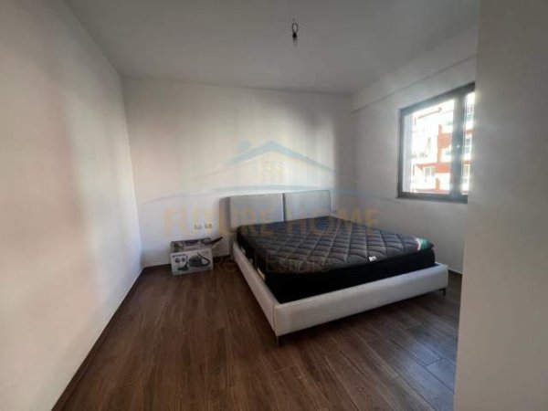 Tirane, jepet me qera apartament 3+1+BLK Kati 3, 113 m² 400 Euro (ish kastrati)