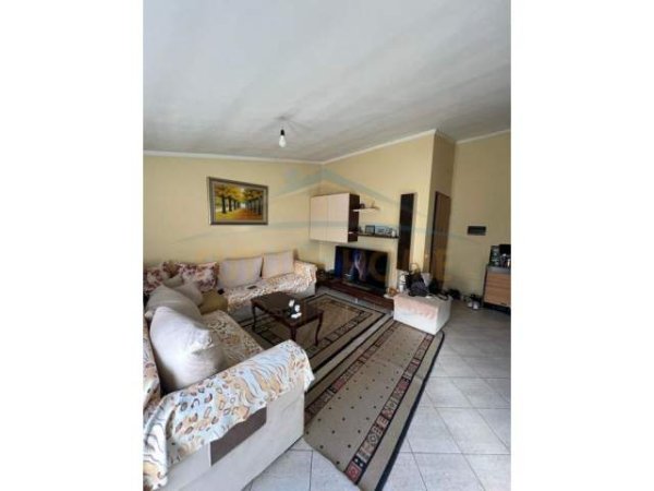 Tirane, shitet apartament 2+1+BLK Kati 5, 95 m² 85.000 Euro (Rruga Rrapo Hekali)