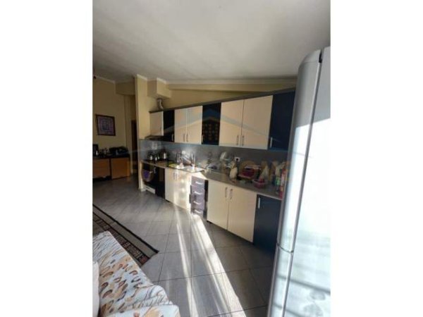 Tirane, shitet apartament 2+1+BLK Kati 5, 95 m² 85.000 Euro (Rruga Rrapo Hekali)