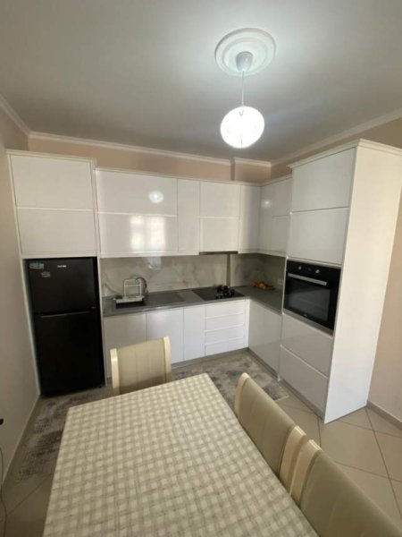 Tirane, shitet apartament 2+1+BLK Kati 7, 98 m² 89.000 Euro (9, Piazza Scanderbeg, Cham Market, Njësia Bashkia)