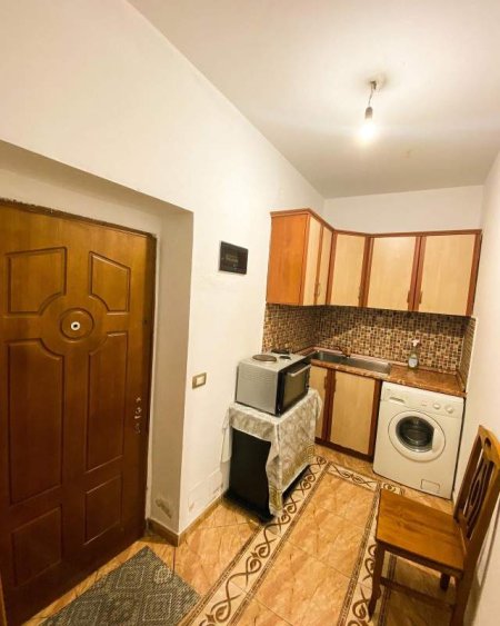 Tirane, jepet me qera apartament 1+1 Kati 1, 50 m² 40.000 Leke (Myslym Shyr prane Taiwan)