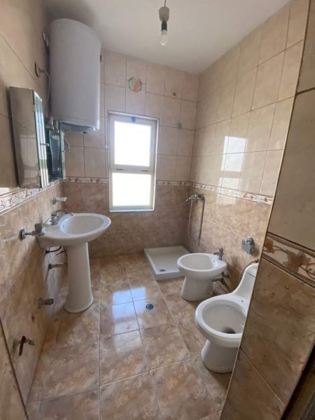 Tirane, jap me qera apartament 1+1+A+BLK Kati 2, 70 m² 37.000 Leke