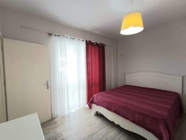 Tirane, jepet me qera apartament 1+1+BLK Kati 3, 60 m² 450 Euro (Ish Parku autobuzave (Nisharak), mbrapa Square 21)