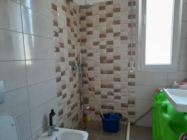 Tirane, jepet me qera apartament 1+1+BLK Kati 9, 50 m² 300 Euro