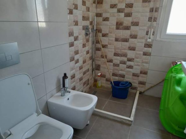Tirane, jepet me qera apartament 1+1+BLK Kati 9, 50 m² 300 Euro