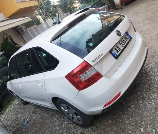 Tirane, shes makine Skoda Rapid Spaceback Viti 2015, 8.400 Euro