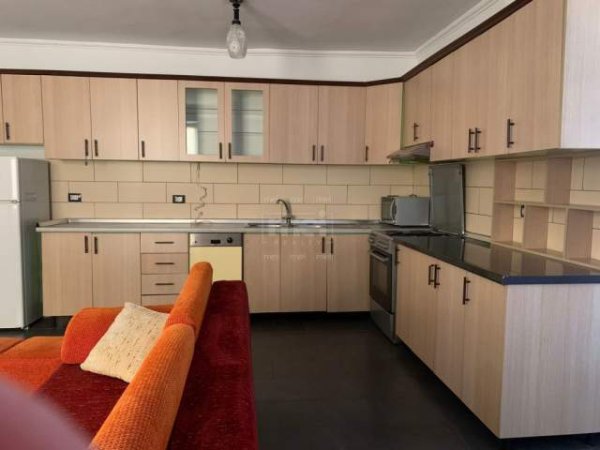 Tirane, jepet me qera apartament 2+1+BLK Kati 3, 90 m² 480 Euro (Qender)