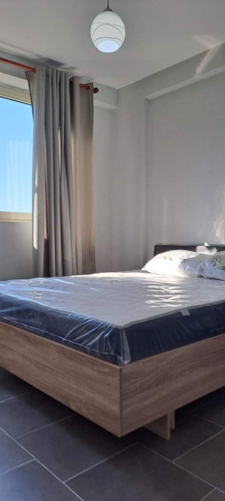 Tirane, jepet me qera apartament Kati 4, 74 m² 260 Euro (Shkoze)