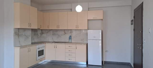 Tirane, jepet me qera apartament Kati 4, 74 m² 260 Euro (Shkoze)