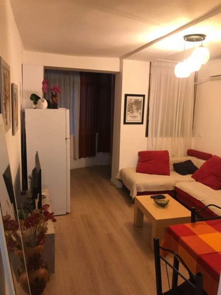 Tirane, jepet me qera apartament 1+1 Kati 1, 50 m² 400 Euro (rruga Sami Frasheri)