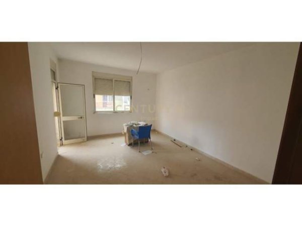 Shesim apartament 3+1+post parkimi, tek kodra e diellit! 150,000 €