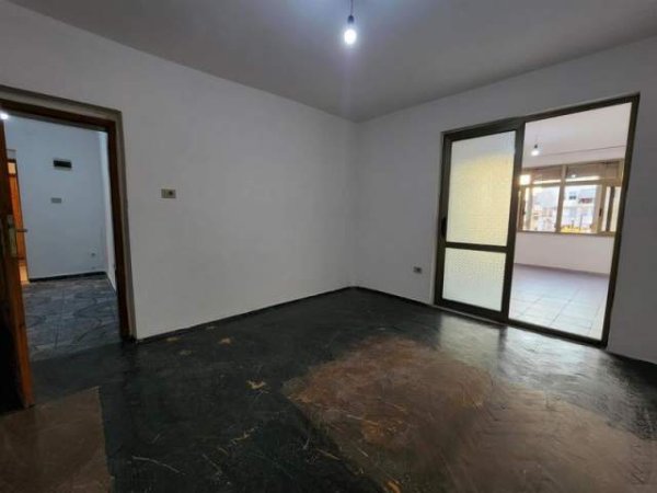 Tirane, shitet apartament 2+1 Kati 4, 77 m² 125.000 Euro (sheshi Uillson)