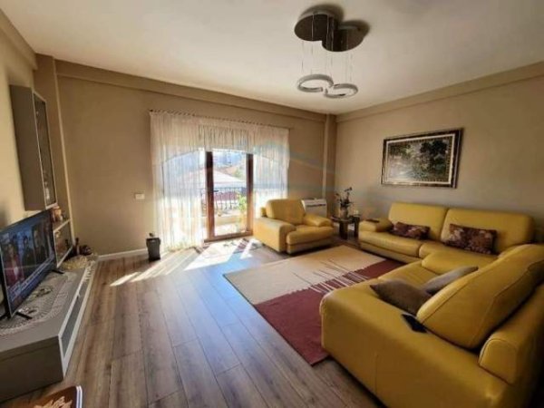 Korce, shitet apartament 2+1+BLK Kati 3, 114 m² 97.000 Euro (Bulevard Gjergj Kastrioti, Korçë)