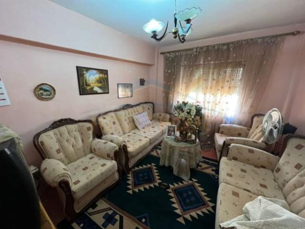 Korce, shitet apartament 2+1+BLK Kati 5, 74 m² 26.500 Euro (Lagjia 16, Korçë)