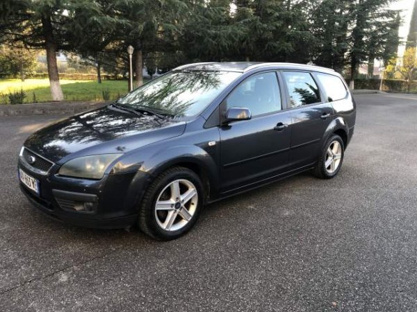 Tirane, shes makine Ford focus Viti 2006, 3.000 Euro