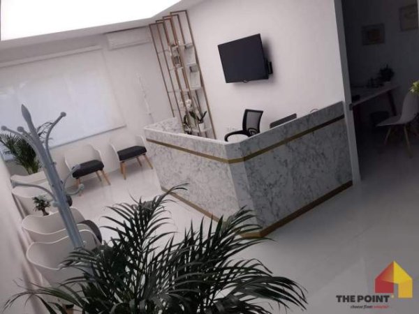 Tirane, jepet me qera zyre Kati 1, 127 m² 2.000 Euro (Rruga Pjeter Bogdani)