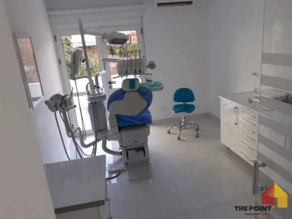 Tirane, jepet me qera zyre Kati 1, 127 m² 2.000 Euro (Rruga Pjeter Bogdani)