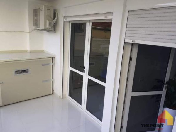 Tirane, jepet me qera zyre Kati 1, 127 m² 2.000 Euro (Rruga Pjeter Bogdani)