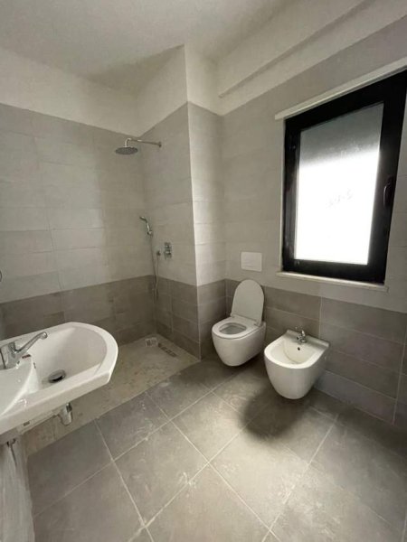 Tirane, shitet apartament 2+1+BLK Kati 5, 102 m² 140.000 Euro