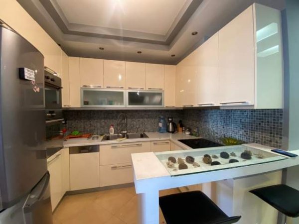 Vlore, shitet apartament 2+1 Kati 3, 120 m² 165.000 Euro (Lungomare)