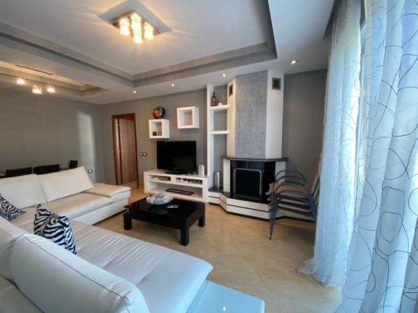 Vlore, shitet apartament 2+1 Kati 3, 120 m² 165.000 Euro (Lungomare)