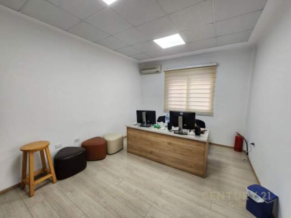 Tirane, jap me qera zyre Kati 1, 120 m² 600 Euro (Rruga e Barrikadave)