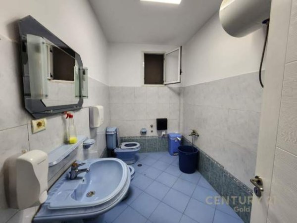 Tirane, jap me qera zyre Kati 1, 120 m² 600 Euro (Rruga e Barrikadave)