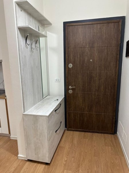 Tirane, jepet me qera apartament 1+1+Ballkon Kati 4, 60 m² 501 € (1+1 , Brryl perballe Maternitetit te Ri)