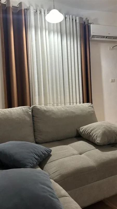 Tirane, jepet me qera apartament 1+1+Ballkon Kati 1, 60 m² 390 € (Rruga 5 Maj prane Shkolles Tirana Jone)