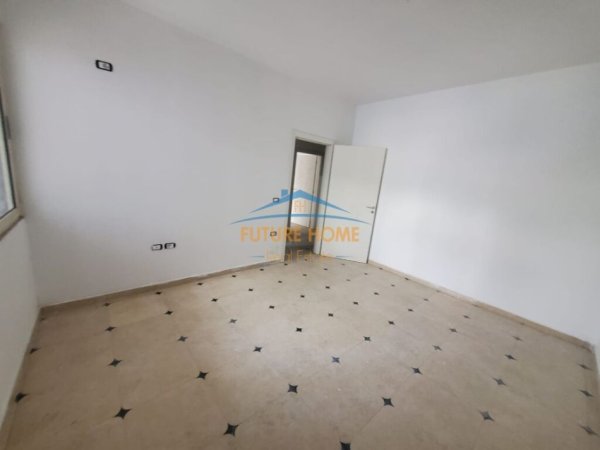 Shitet, Apartament 1+1, Fresk, Tiranë