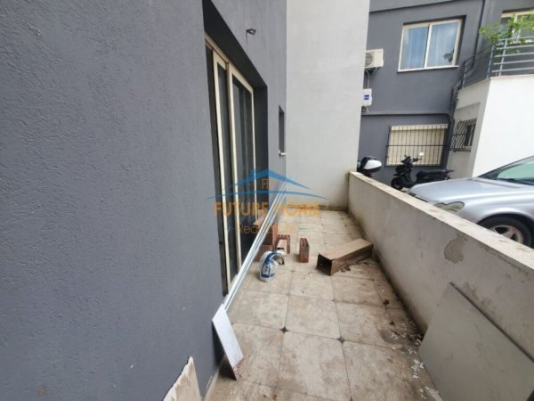 Shitet, Apartament 1+1, Fresk, Tiranë