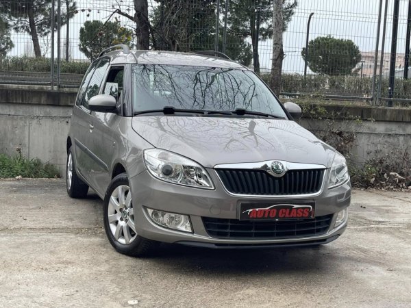 Tirane, shes makine SKODA ROOMSTER Nafte, gri e erret manuale Klima 210.000 km 5.700 €