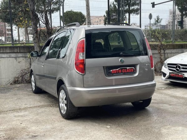 Tirane, shes makine SKODA ROOMSTER Nafte, gri e erret manuale Klima 210.000 km 5.700 €