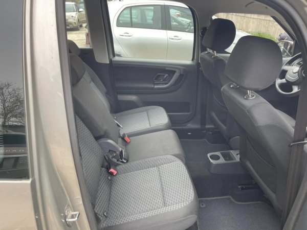 Tirane, shes makine SKODA ROOMSTER Nafte, gri e erret manuale Klima 210.000 km 5.700 €