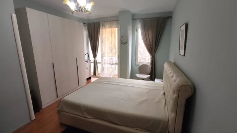 Tirane, jepet me qera apartament 2+1+Ballkon Kati 2, 100 m² 600 € (Kodra e Diellit, prane Eleonores)